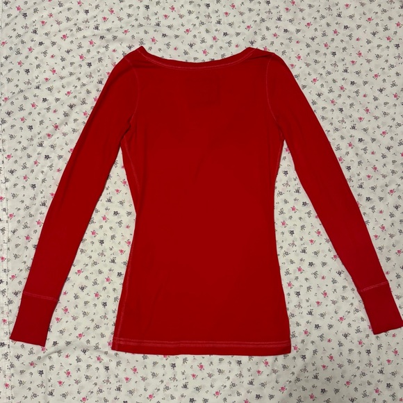 Abercrombie & Fitch Women's Scarlet Long Sleeve Tee - Picture 3 of 6